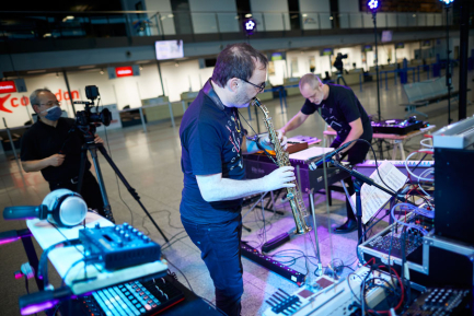Duo Ziegler Steffens im Flughafen Weeze